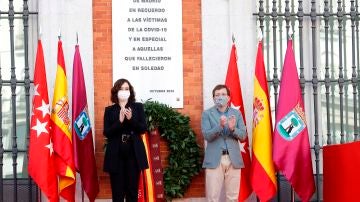 Isabel Díaz Ayuso y José Luis Martínez-Almeida, durante el homenaje de la Comunidad de Madrid a las víctimas de la COVID-19