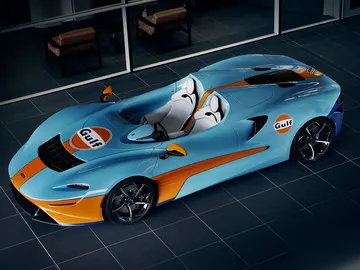 El McLaren Elva ha recibido uno de los diseños más clásicos de la historia de la competición El McLaren Elva ha recibido uno de los diseños más clásicos de la historia de la competición