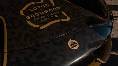 El logotipo de JPS no está presente en todo el coche Lotus Evija