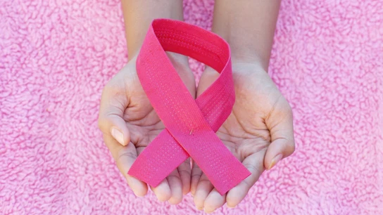 Cáncer de Mama: así puedes poner tu inicial con el lazo rosa en WhatsApp Cáncer de Mama: así puedes poner tu inicial con el lazo rosa en WhatsApp
