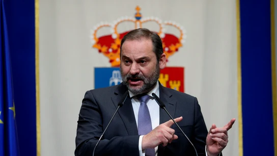 Ábalos da un discurso durante la firma el Protocolo General de Actuación de Agenda Urbana en el Ayuntamiento de Fuenlabrada Ábalos da un discurso durante la firma el Protocolo General de Actuación de Agenda Urbana en el Ayuntamiento de Fuenlabrada