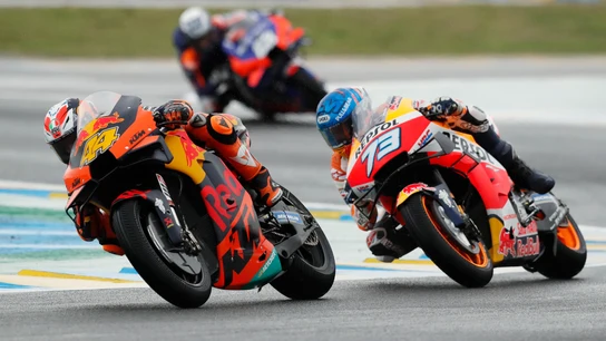 Alex Márquez, luchando contra Pol Espargaró Los dos pilotos peleando en el GP de Francia