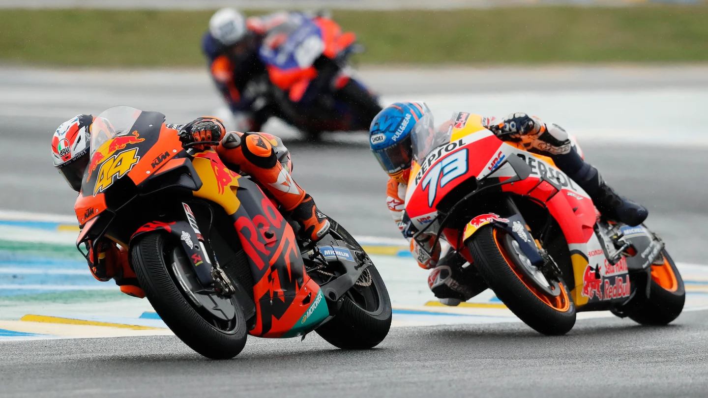 Alex Márquez, luchando contra Pol Espargaró Los dos pilotos peleando en el GP de Francia
