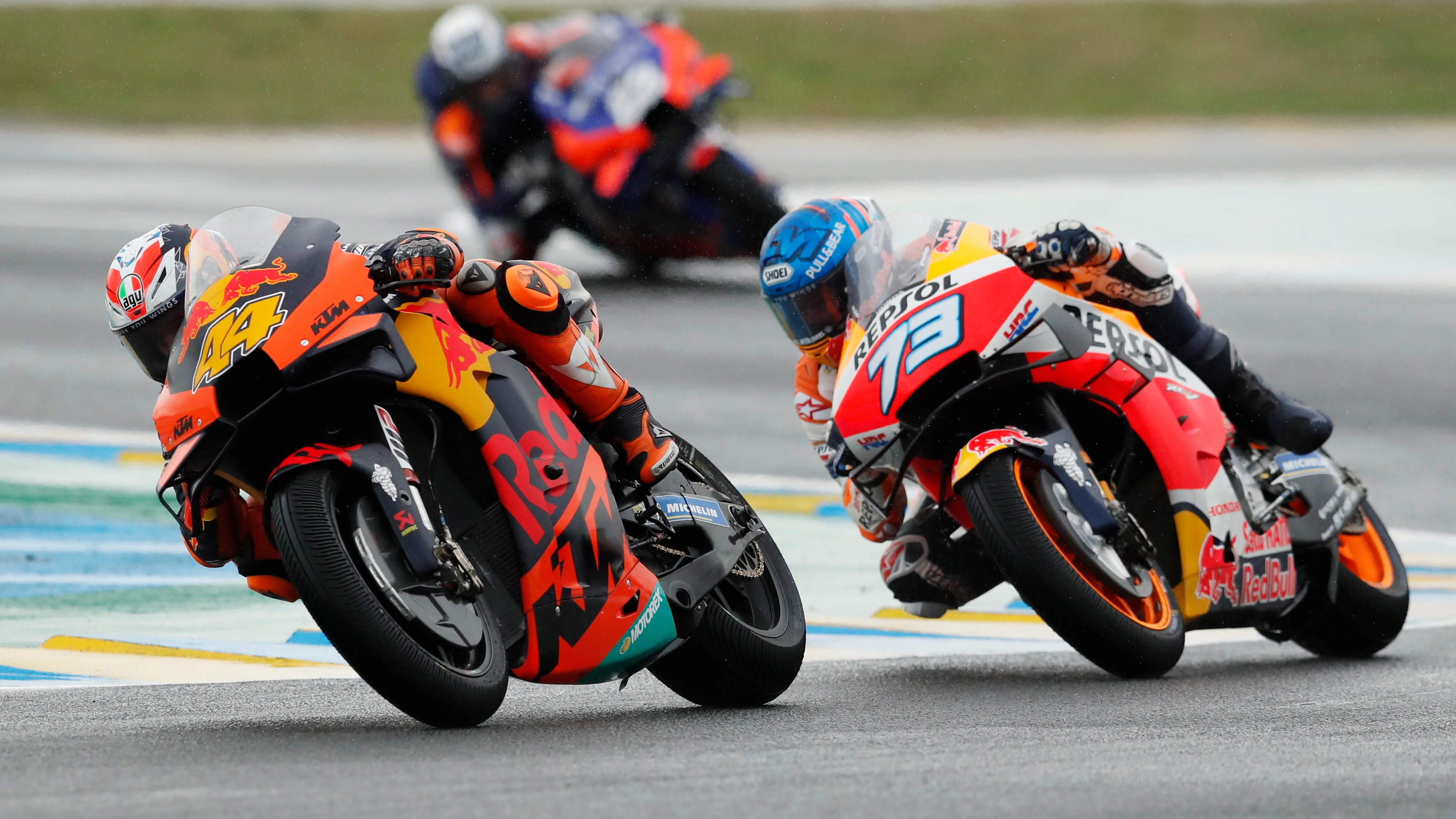 Los dos pilotos peleando en el GP de Francia