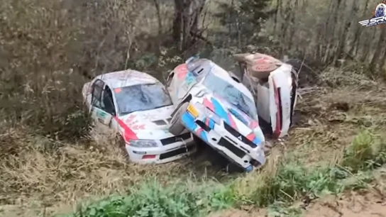 Coches accidentados en el rally de Rusia Coches accidentados en el rally de Rusia