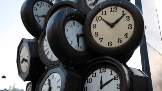 Cuál es la razón para el cambio de hora de este domingo Cuál es la razón para el cambio de hora de este domingo