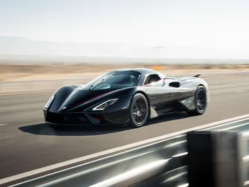 El hipercoche, a la vez que este récord, también tumbó otras tres marcas más El hipercoche, a la vez que este récord, también tumbó otras tres marcas más