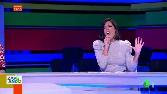 Lorena Castell se viene arriba imitando a Lady Gaga: así canta 'Shallow' en directo ante el asombro de Dani Mateo Lorena Castell se viene arriba imitando a Lady Gaga: así canta 'Shallow' en directo ante el asombro de Dani Mateo
