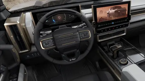 Dos pantallas harán la función de cuadro de instrumentos y de pantalla de información Hummer EV