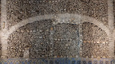 Capilla de los Huesos en Évora Capilla de los Huesos en Évora