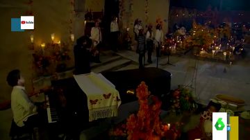 El emocionante concierto de Ara Malikian tocando La Llorona por el Día de los Muertos en homanaje a los fallecido por COVID-19
