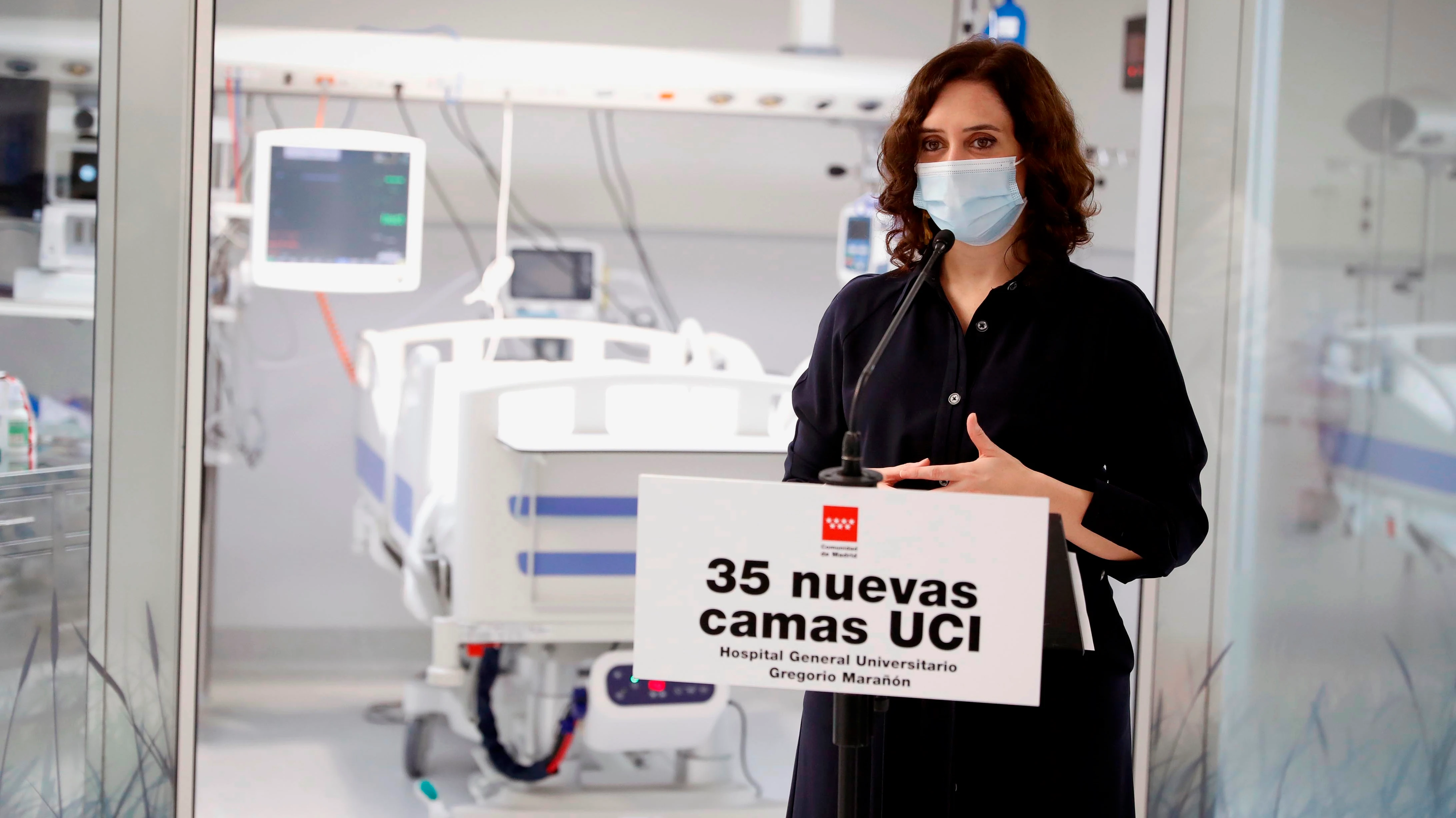 Isabel Díaz Ayuso visita la nueva UCI del hospital Gregorio Marañón