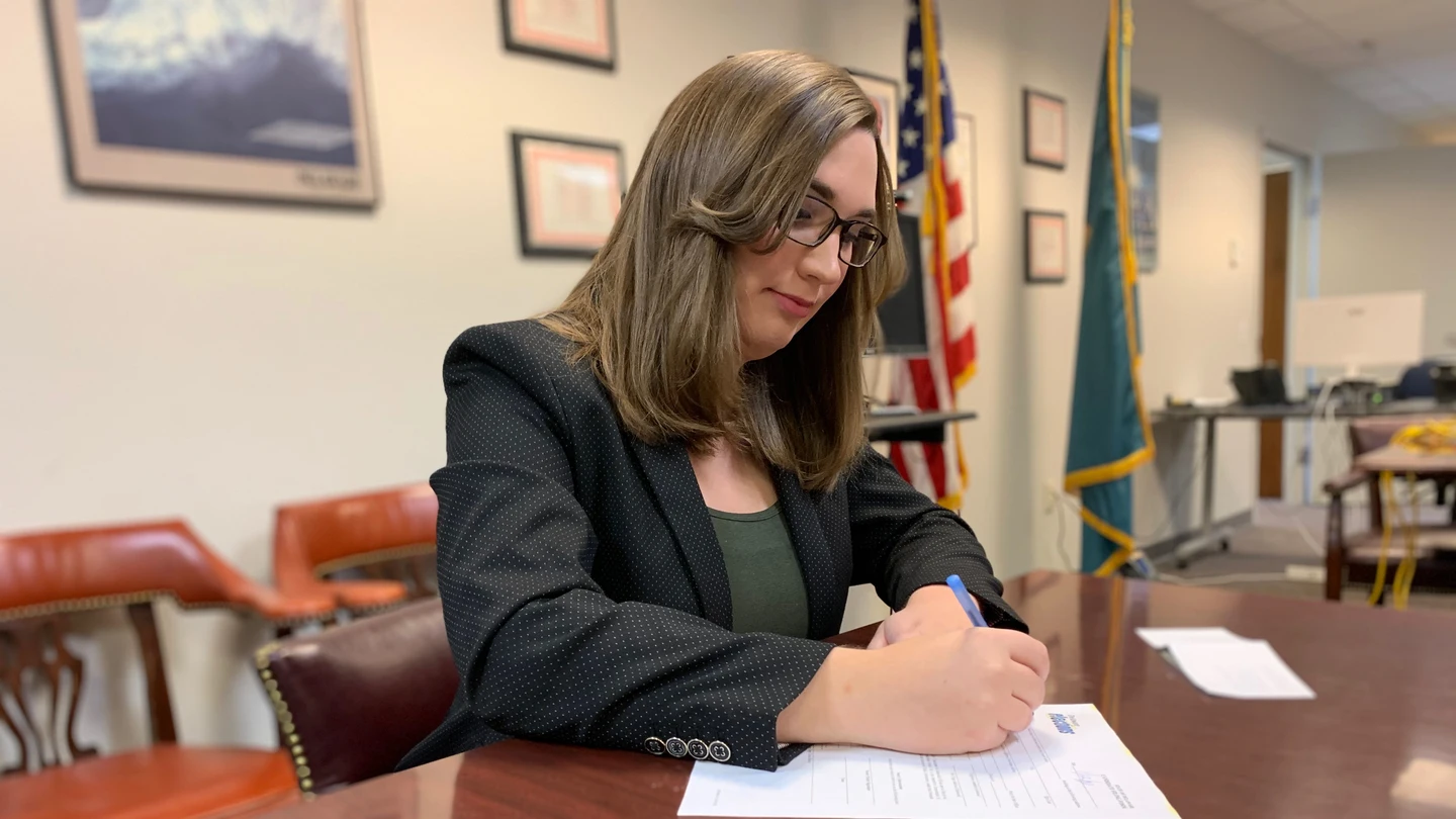 Sarah McBride, primera mujer transgénero que accede al Senado estadounidense Sarah McBride, primera mujer transgénero que accede al Senado estadounidense