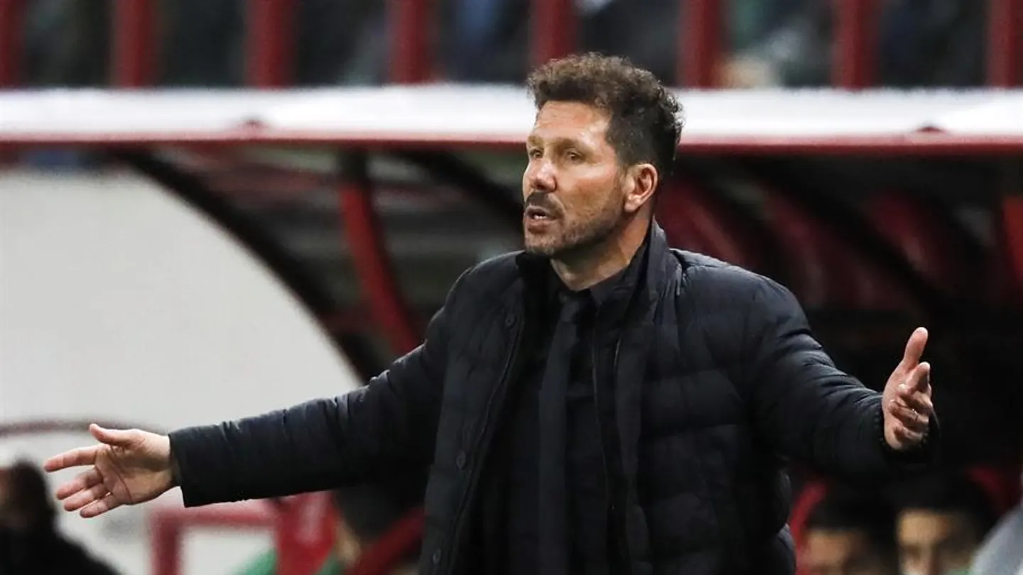 Simeone, en el partido ante el Lokomotic de Moscú. Simeone, en el partido ante el Lokomotic de Moscú.