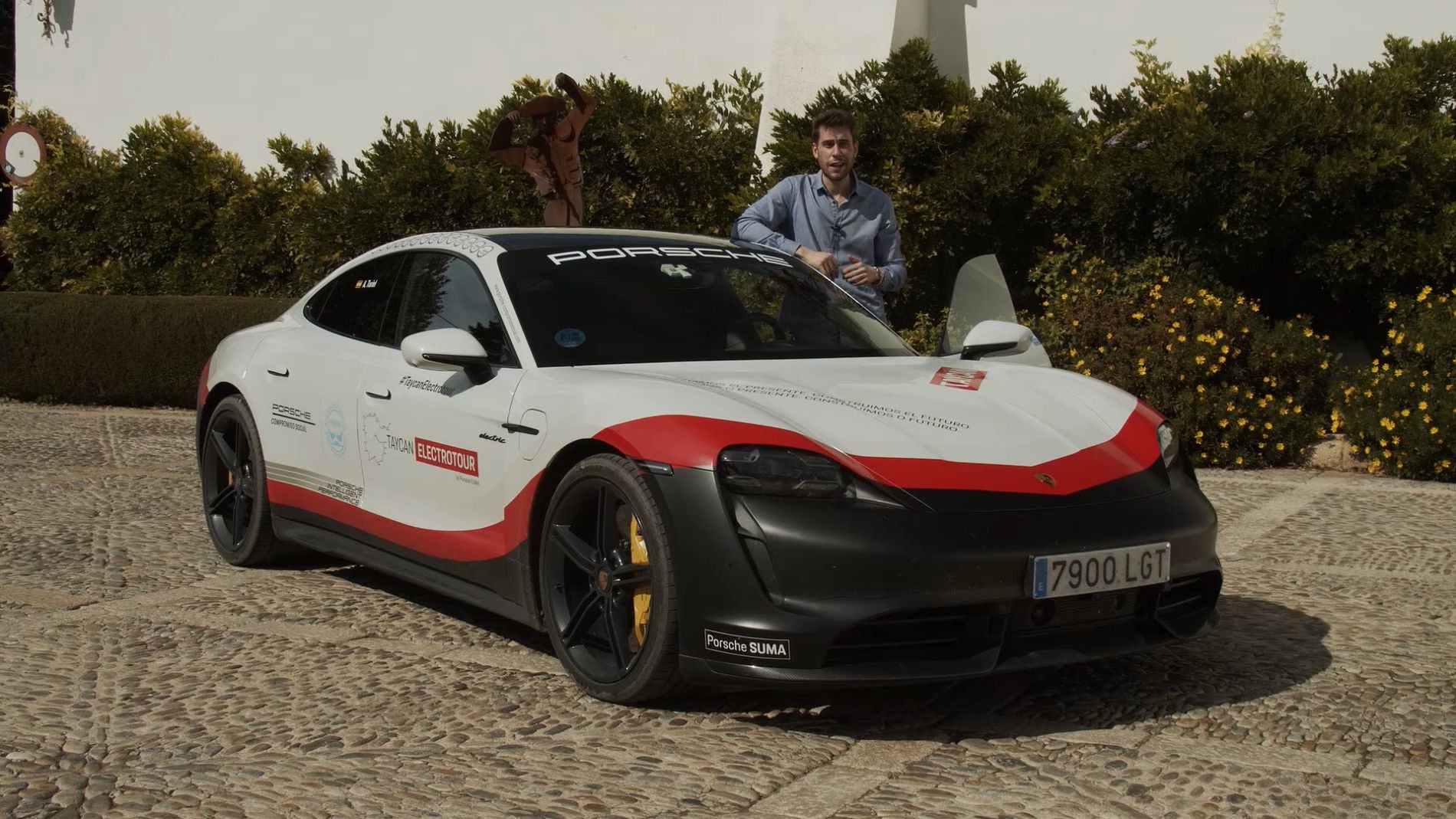 Porsche Taycan electrotour