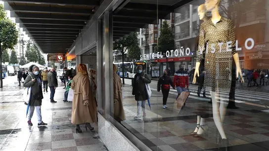 Entran en vigor nuevas restricciones en Asturias con el cierre de la hostelería y de comercios Entran en vigor nuevas restricciones en Asturias con el cierre de la hostelería y de comercios