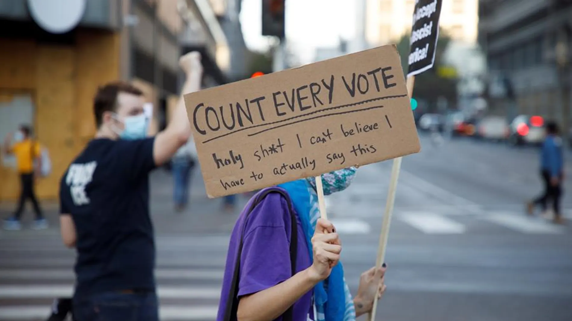 Protesta en Los Ángeles a favor del recuento de todos los votos