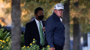 Donald Trump vuelve a la Casa Blanca después de enterarse de la victoria de Biden mientras jugaba al golf