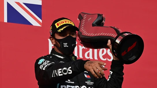 Lewis Hamilton, tras su victoria en Imola Lewis Hamilton, tras su victoria en Imola