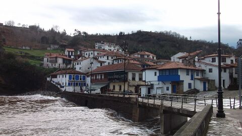 Tazones