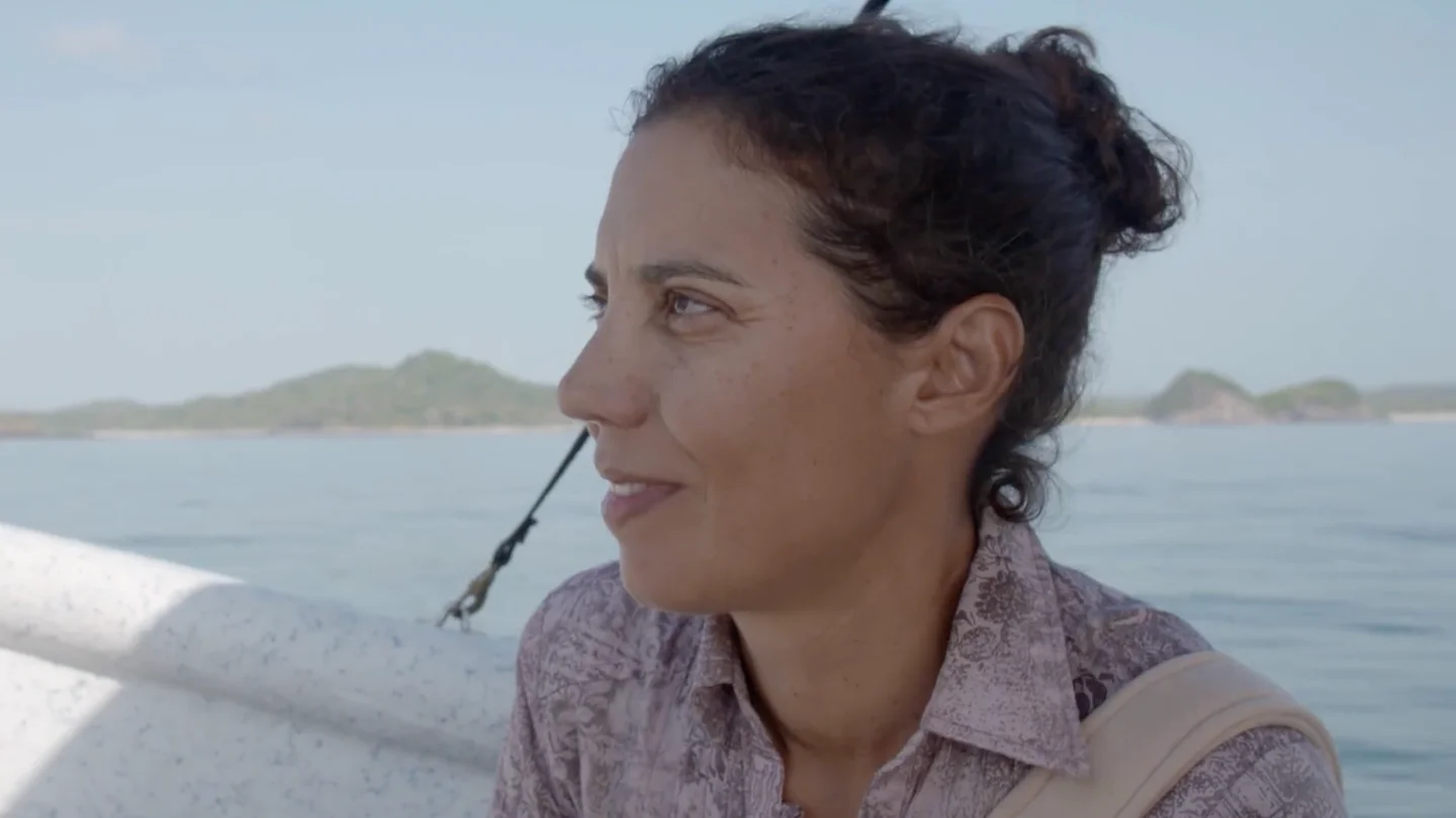Fina, operadora de cámara La Isla