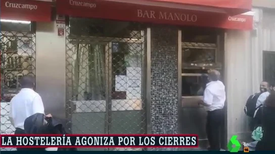 Trabajadores del Bar Manolo cerrando el negocio para siempre Trabajadores del Bar Manolo cerrando el negocio para siempre