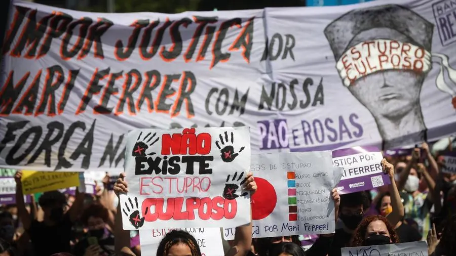 Manifestación en Brasil por la humillación a la víctima en un juicio por violación