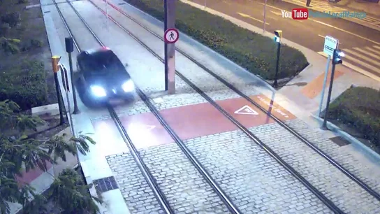 Una mujer ebria conduce un kilómetro por las vías del metro de Málaga Una mujer ebria conduce un kilómetro por las vías del metro de Málaga