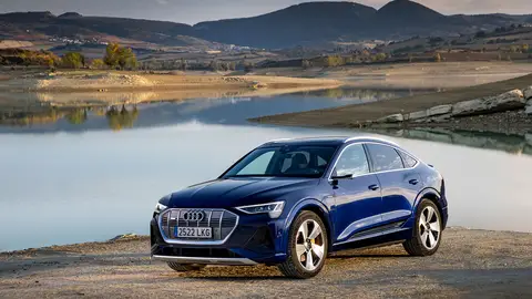 El e-tron Sportback tiene un precio 2.300 euros superior a la versión normal Audi e-tron Sportback