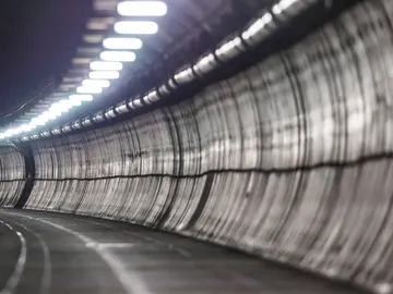 Los túneles son zonas donde la visibilidad se ve ligeramente comprometida Los túneles son zonas donde la visibilidad se ve ligeramente comprometida