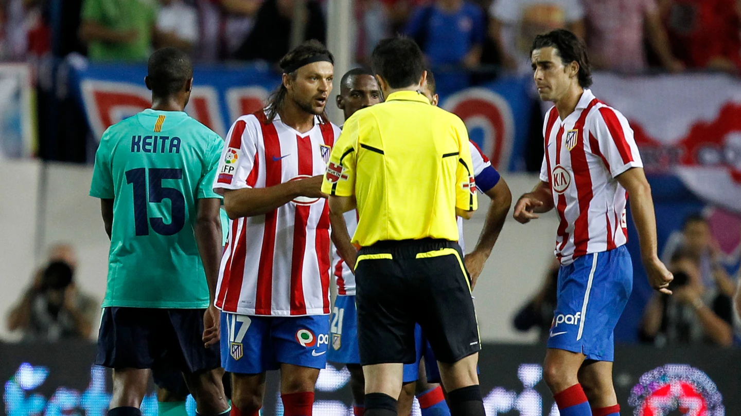 Ujfalusi, tras su entrada a Messi Ujfalusi, tras su entrada a Messi