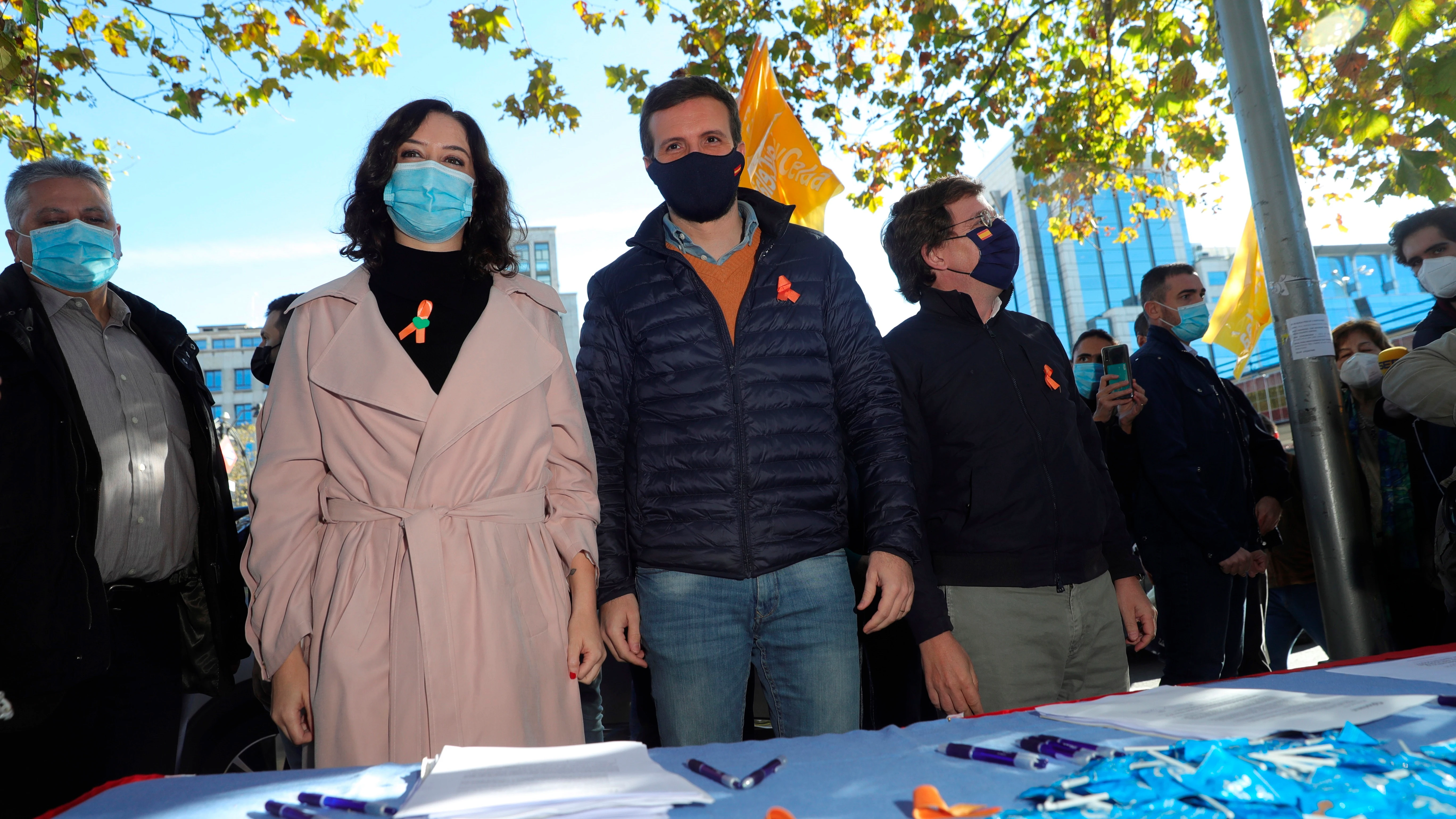 Isabel Díaz Ayuso, presidenta de la Comunidad de Madrid; Pablo Casado, presidente del PP, y José Luis Martínez-Almeida, alcalde de Madrid