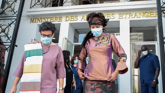 La ministra de Asuntos Exteriores, Arancha González Laya, con su homóloga africana, Aissata Tall Sall, La ministra de Asuntos Exteriores, Arancha González Laya, con su homóloga africana, Aissata Tall Sall,