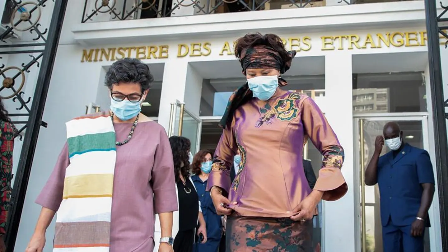 La ministra de Asuntos Exteriores, Arancha González Laya, con su homóloga africana, Aissata Tall Sall, La ministra de Asuntos Exteriores, Arancha González Laya, con su homóloga africana, Aissata Tall Sall,
