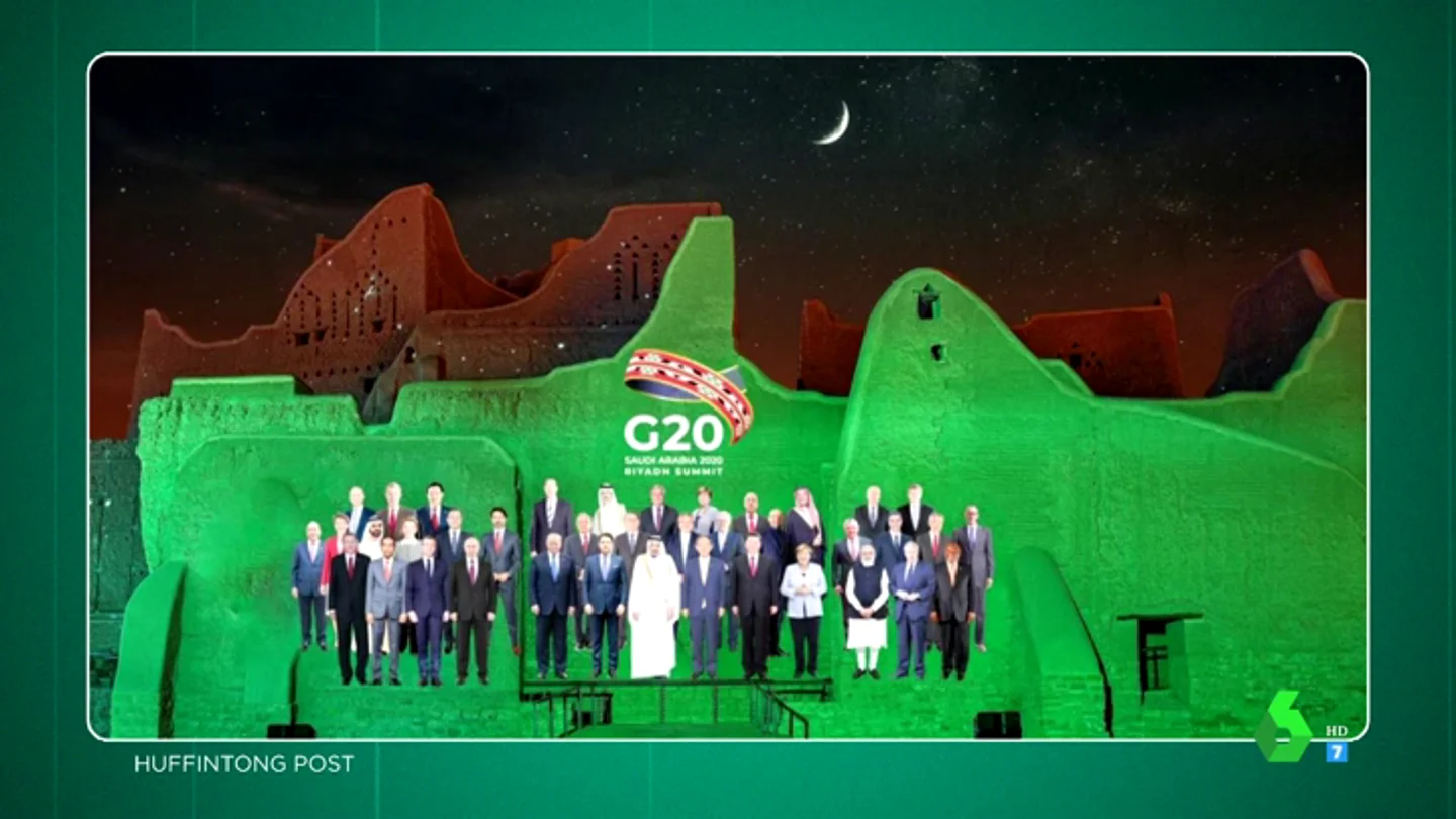 El montaje viral del G-20 "tirando de photoshop": y sí, Pedro Sánchez es el líder que "peor parado sale" El montaje viral del G-20 "tirando de photoshop": y sí, Pedro Sánchez es el líder que "peor parado sale"
