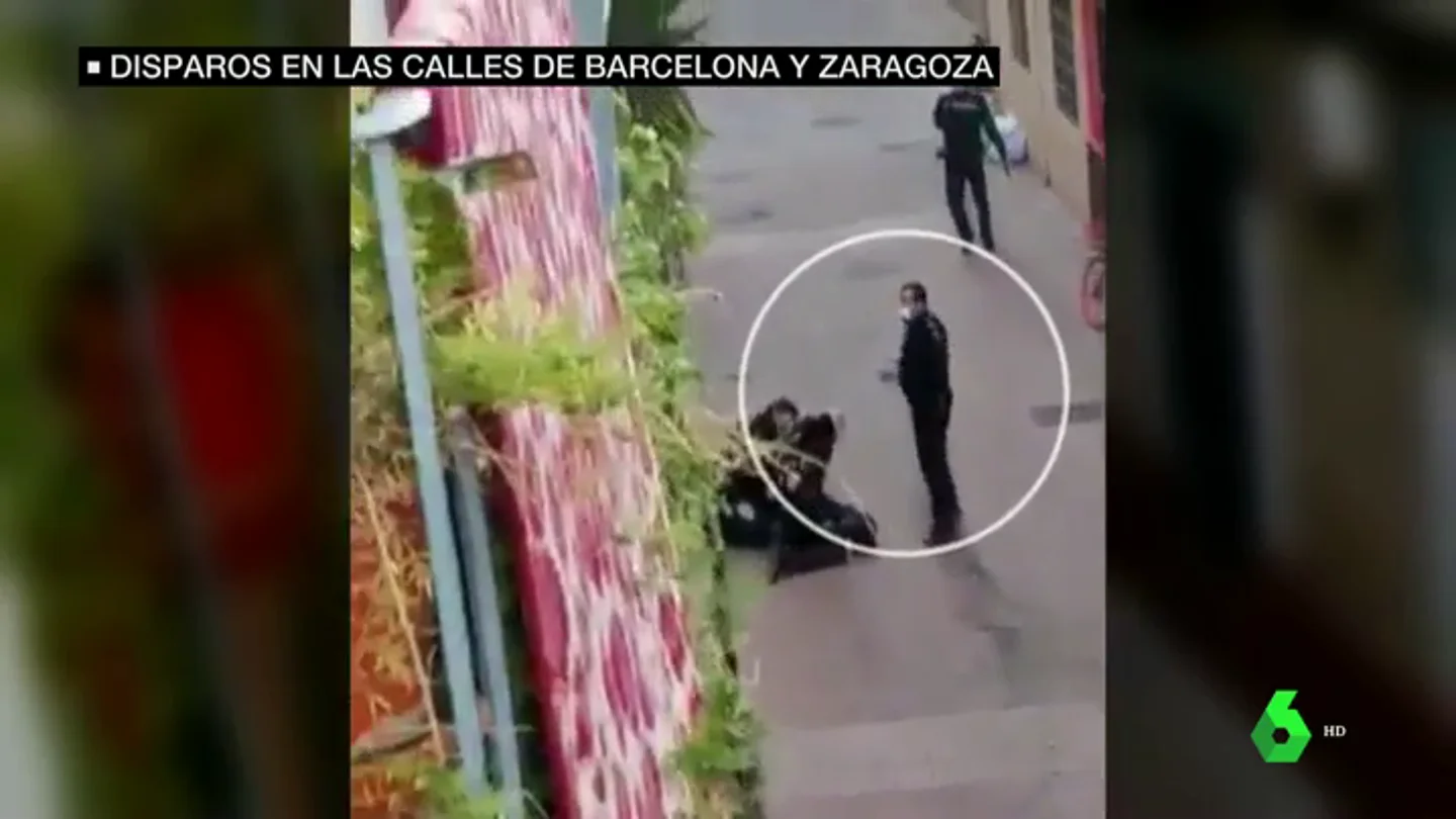 La Policía abate a tiros a un hombre que encañonó a cuatro agentes La Policía abate a tiros a un hombre que encañonó a cuatro agentes