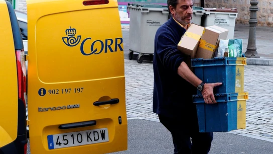 Correos busca 3.381 personas para puestos de personal laboral fijo Correos busca 3.381 personas para puestos de personal laboral fijo