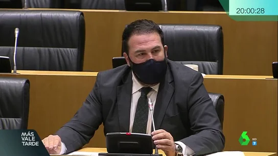 El diputado de Bildu Jon Iñarritu, a Antonio Salvá, diputado de Vox y víctima de ETA: "Ese asesinato nunca tendría que haber ocurrido" El diputado de Bildu Jon Iñarritu, a Antonio Salvá, diputado de Vox y víctima de ETA: "Ese asesinato nunca tendría que haber ocurrido"