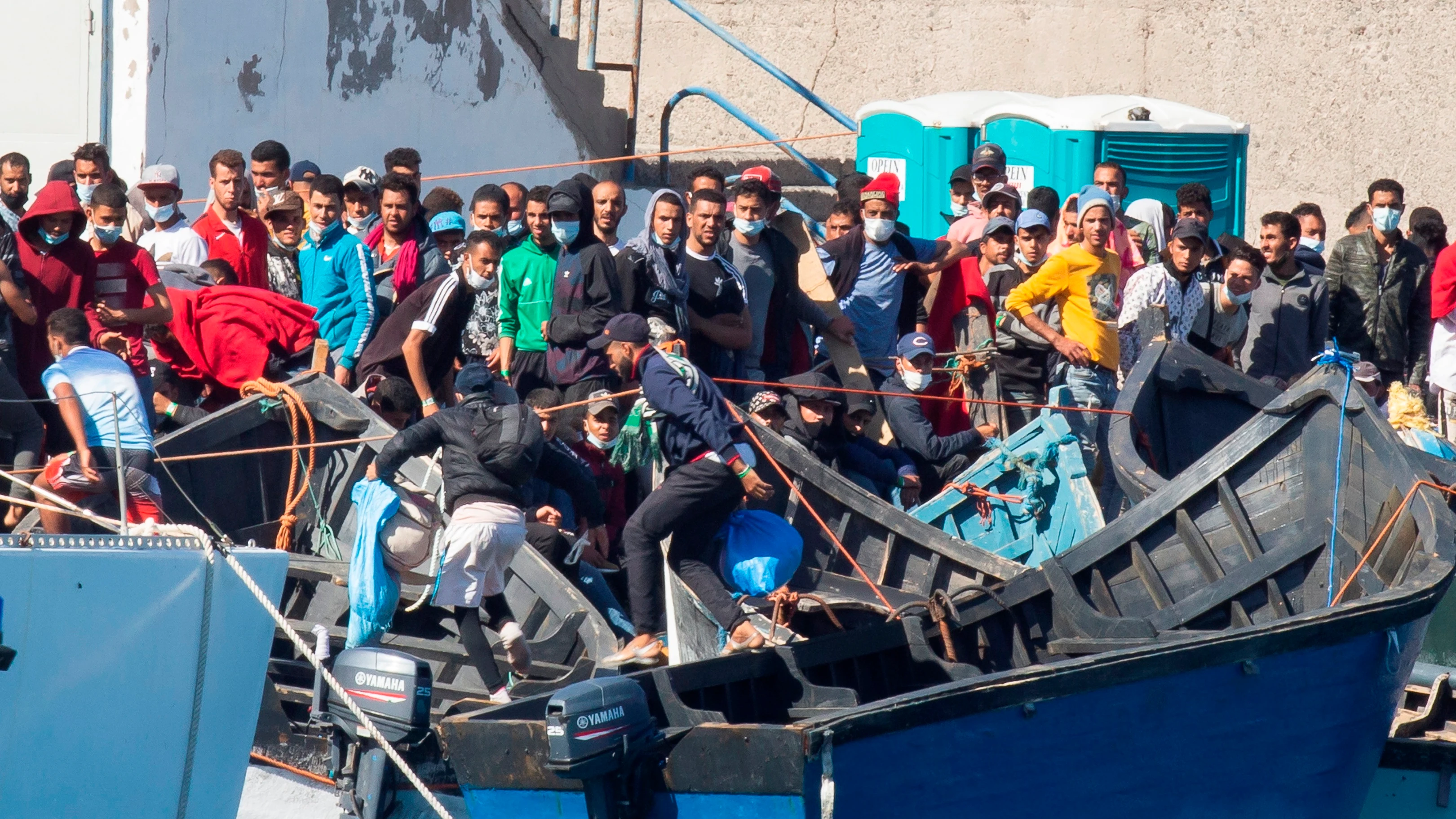 Inmigrantes en el puerto de Arguineguín