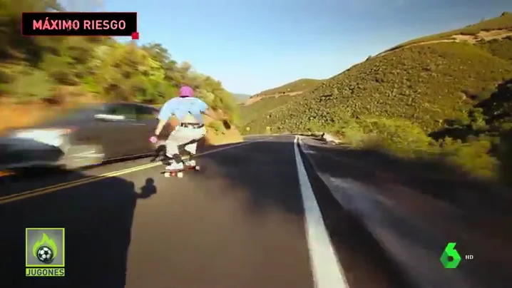 El peligroso descenso de un skater a casi 100km/h El peligroso descenso de un skater a casi 100km/h