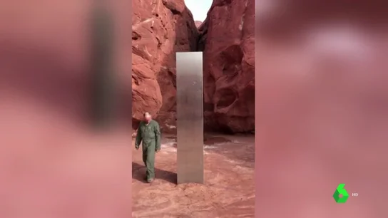 Descubren un extraño monolito de metral de más de tres metros en pleno desierto de Utah, EEUU Descubren un extraño monolito de metral de más de tres metros en pleno desierto de Utah, EEUU
