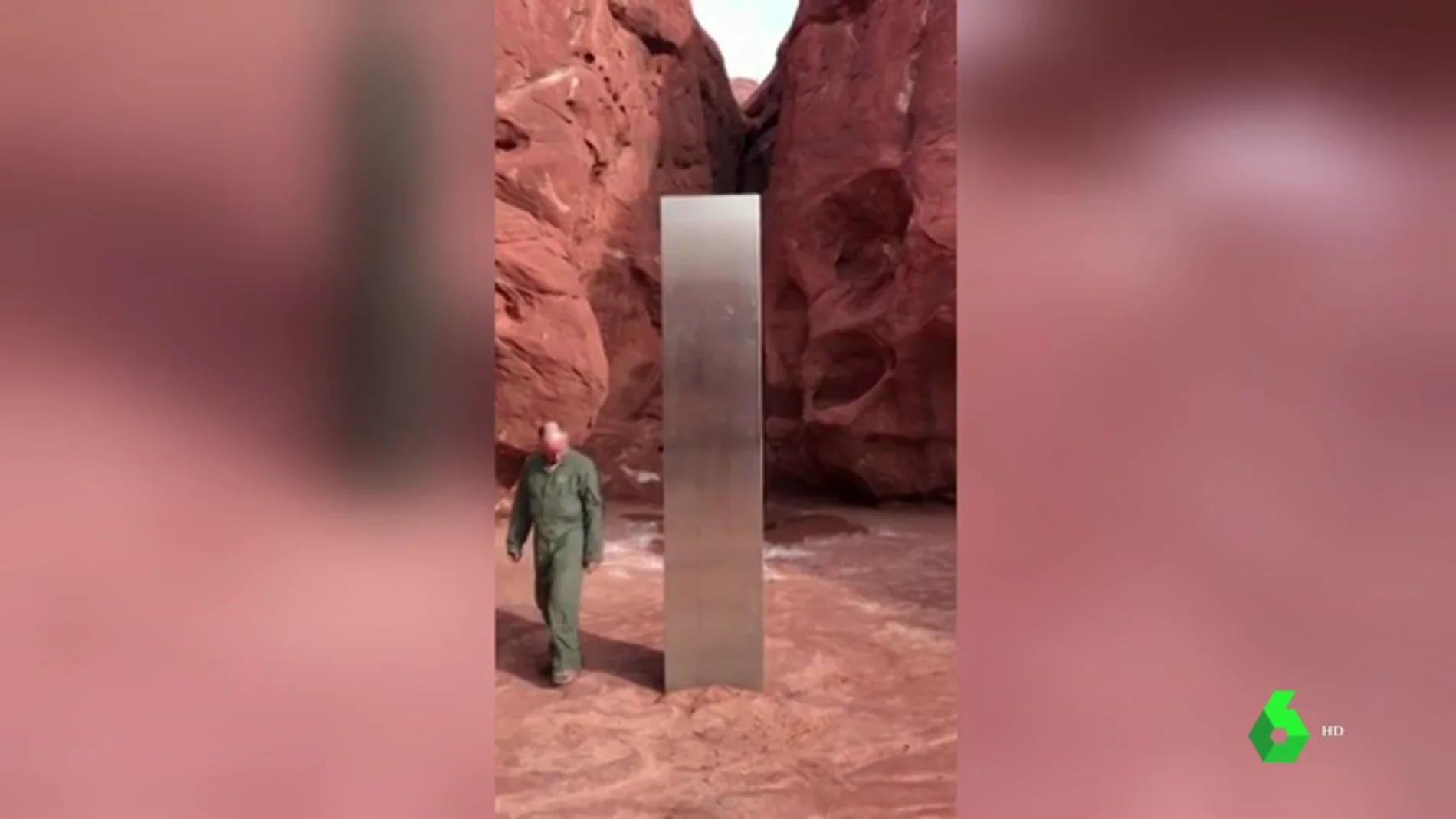 Descubren un extraño monolito de metral de más de tres metros en pleno desierto de Utah, EEUU