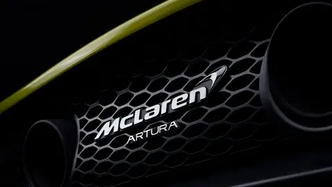 La posición de los escapes recuerda a la que hemos visto en los últimos modelos de McLaren McLaren Artura