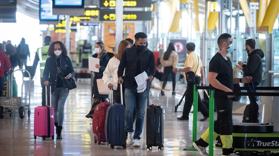 Apuñalan a una persona con un cuchillo en el aeropuerto alemán de Dusseldorf