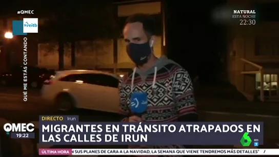 El susto de un reportero en pleno directo tras un pequeño percance con el perro de su entrevistada: "He pisado al perrete" El susto de un reportero en pleno directo tras un pequeño percance con el perro de su entrevistada: "He pisado al perrete"