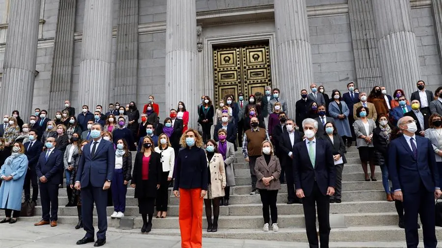 Minuto de silencio contra la violencia machista en el Congreso Minuto de silencio contra la violencia machista en el Congreso