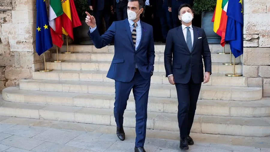 El presidente del Gobierno, Pedro Sánchez, y el primer ministro italiano, Giuseppe Conte.