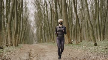 Practicar deporte con mascarilla puede resultar incómodo