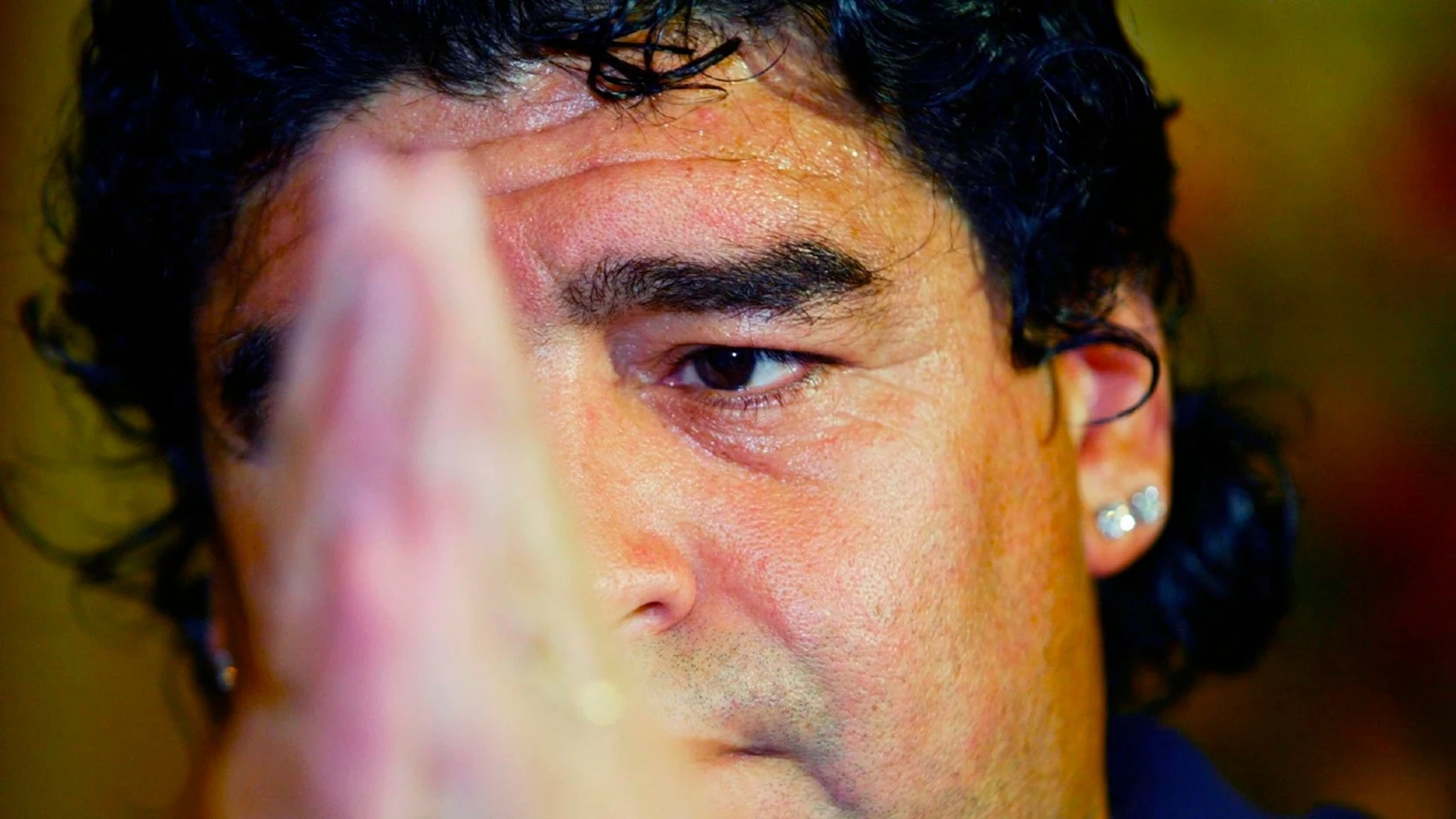 LaSexta Deportes (28-11-20) Investigación de la muerte de Maradona: la Policía realiza registros a las personas que se fotografiaron con el cadáver de Diego