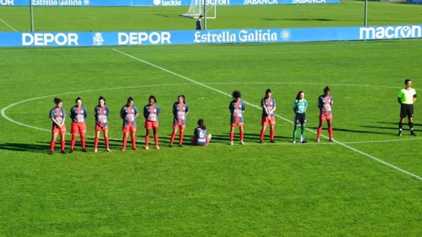 La jugadora que se sentó en el minuto por Maradona La jugadora que se sentó en el minuto por Maradona